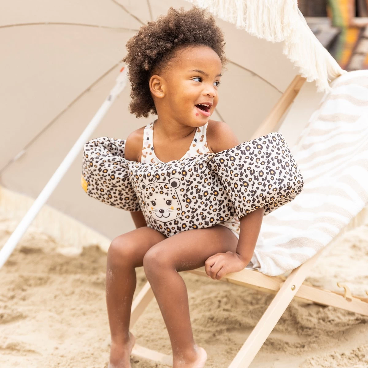 Swim Essentials - Puddle Jumper Zwemvest - Beige Panterprint - 2-6 Jaar - 15-30 Kg 8 Swim Essentials - Puddle Jumper Zwemvest - Beige Panterprint - 2-6 Jaar - 15-30 Kg - Afbeelding 6