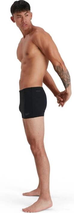 Speedo ECO Endurance+ V-Cut Mid Jammer Heren - Zwart - Maat 6 -Winkel voor professionele sportartikelen 421x1200